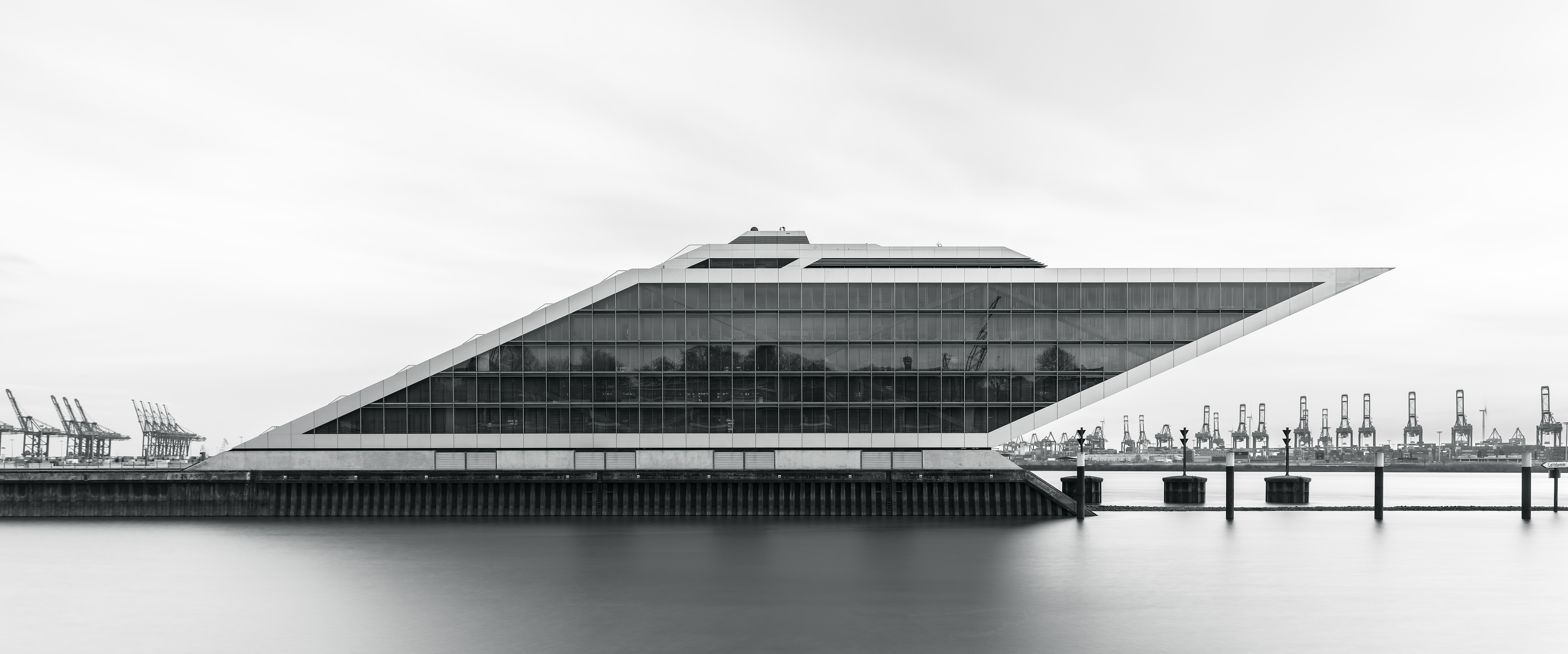 Langzeitbelichtung Dockland, Hamburg | © S. Wickenkamp
